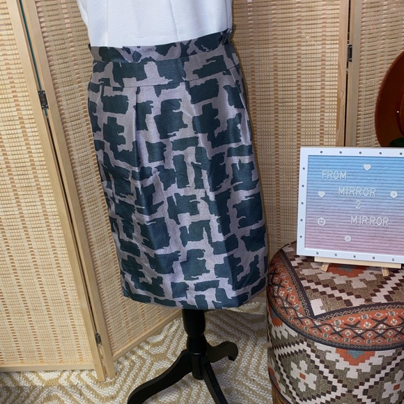 EUC Banana Republic Skirt - Picture 2 of 4